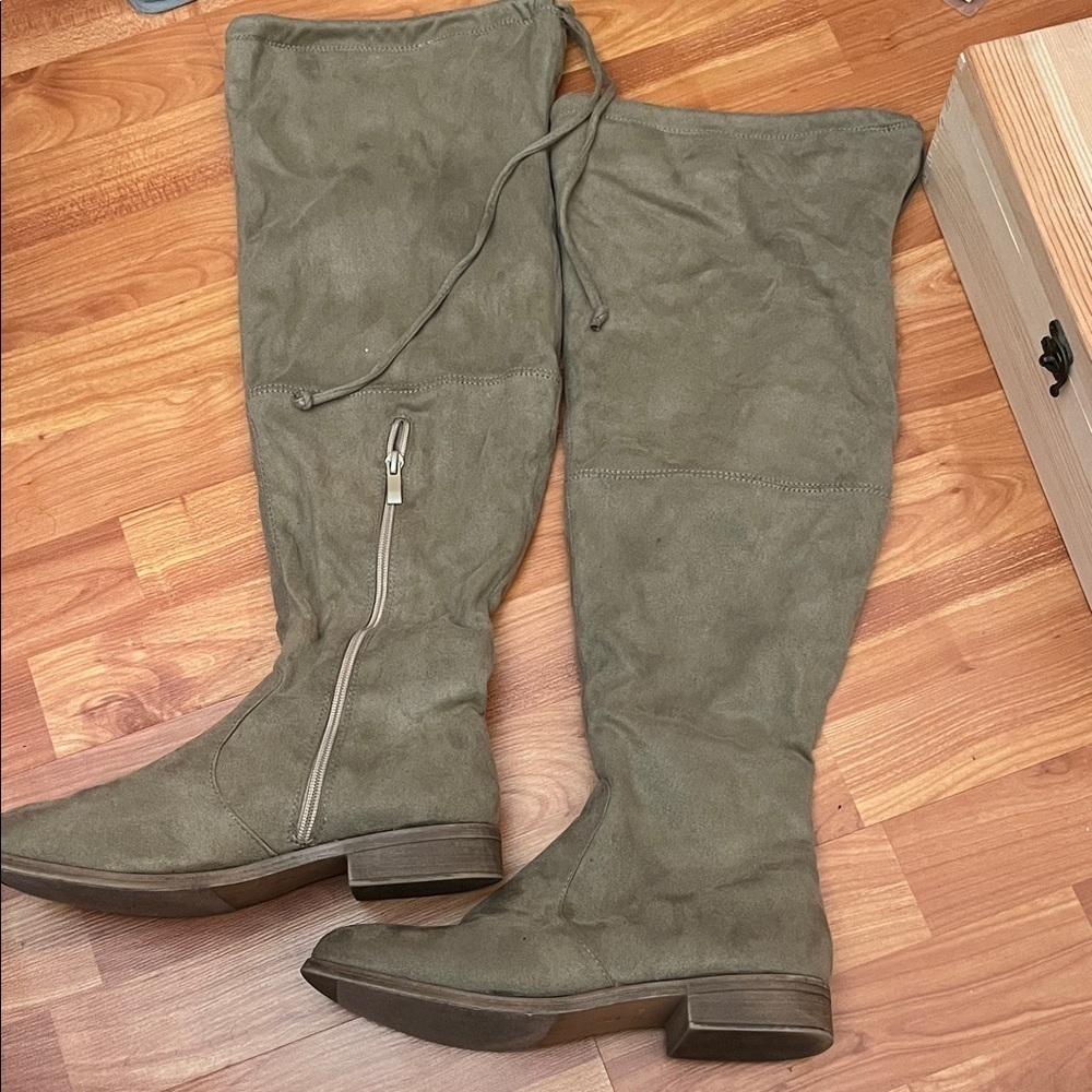 Women's Over-the-Knee Boots in Olive Tan Size 8